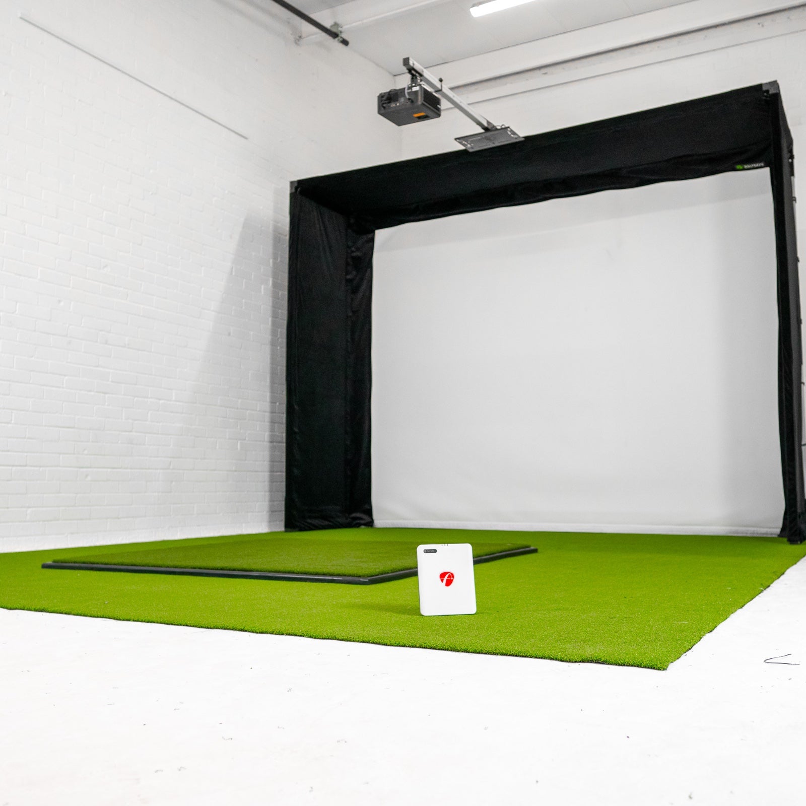 Flightscope Mevo + 2024版 GolfBays Lux 家用高尔夫模拟器