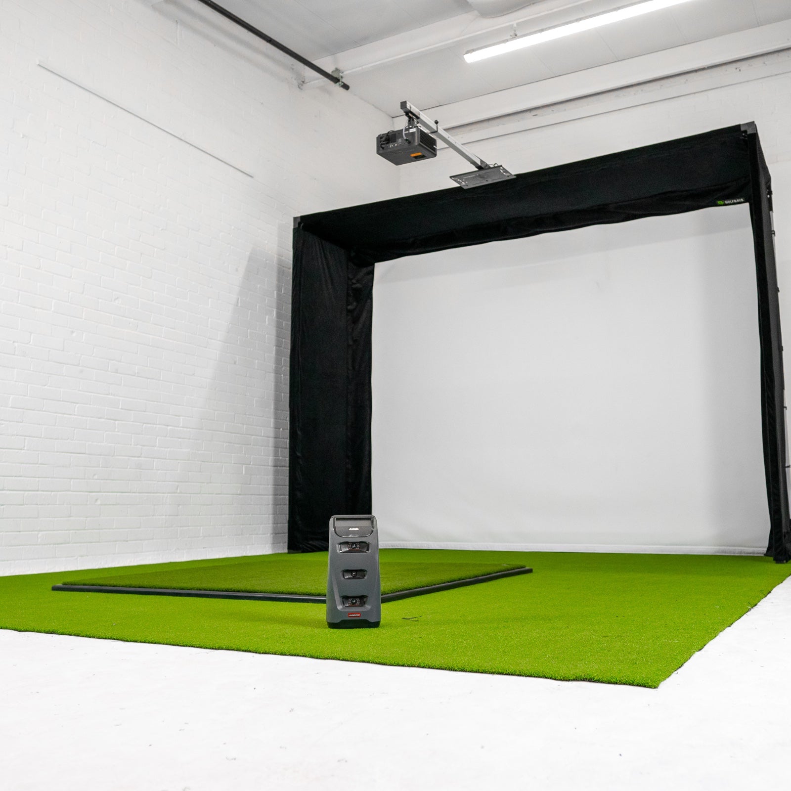 Foresight GC3 GolfBays Lux 家用高尔夫模拟器全套装
